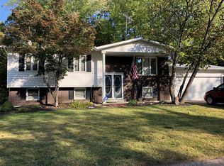 32 Sunny Side Dr, Saint Peters, MO 63376