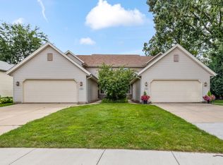 N170W19979 Willow Ridge Dr UNIT 1, Jackson, WI 53037