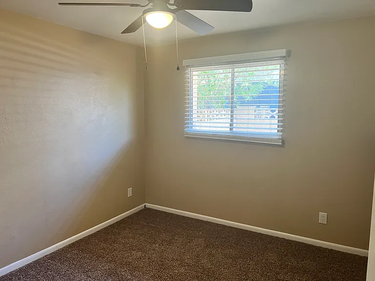 602 E Lodge Dr — Photo 19