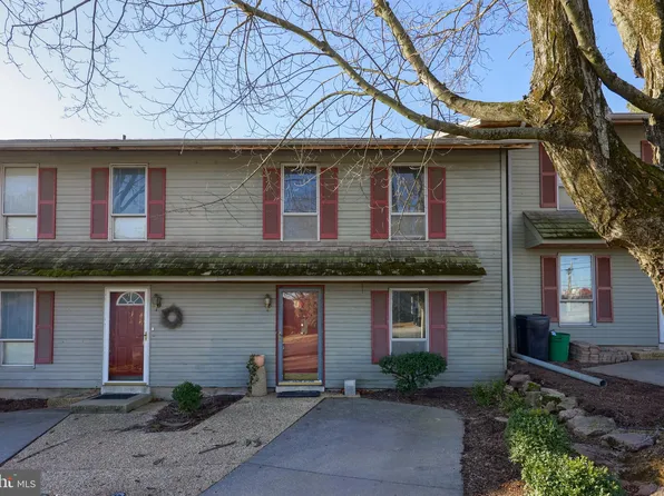 541 Cloverbrook Dr, Ephrata, PA 17522