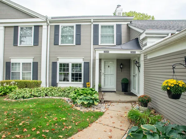 2689 Williamsburg Cir, Auburn Hills, MI 48326