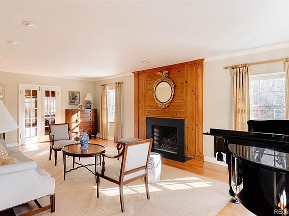 4th image of 5555 E 17th Avenue Parkway