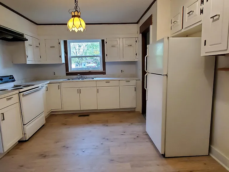 612 Gladstone St #B — Photo 5