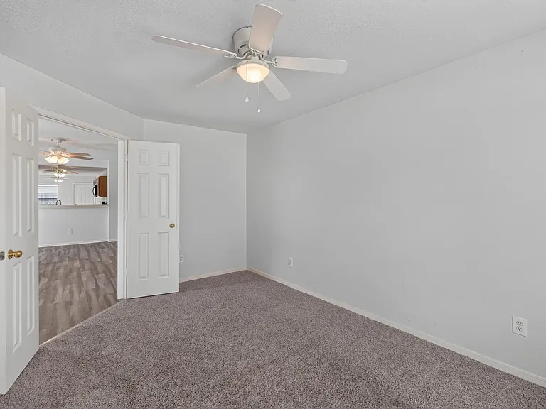 21907 Willow Shade Ln — Photo 41