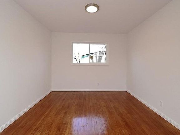 3rd image of 824 Fullerton Ave