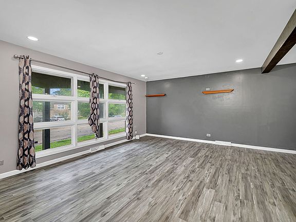 5th image of 551 Falcon Ridge Way