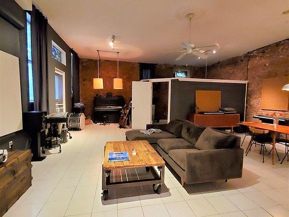 3rd image of 83 Clay St #Rh1
