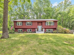 12 Pambar Rd, Trumbull, CT 06611