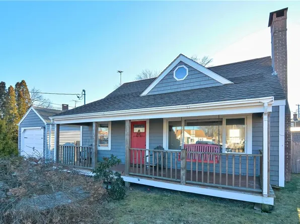 15 Kirk Dr, Pawtucket, RI 02861