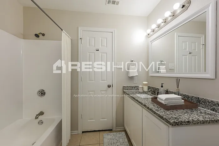 2626 Camel Ct — Photo 8