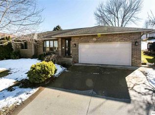 4647 Camelot Dr, Dubuque, IA 52002