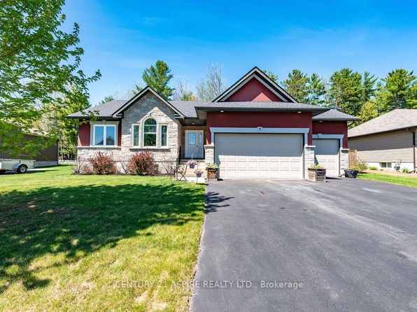 7 Nick St, Petawawa, ON K8H 0B7