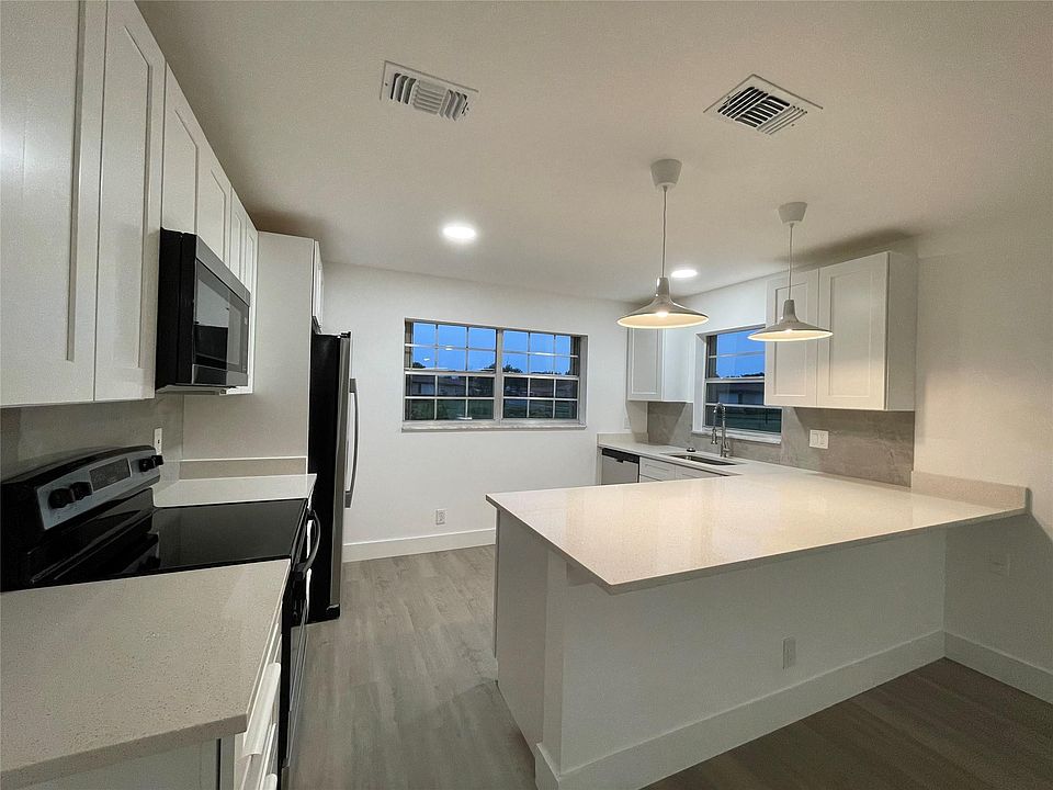 1st image of 106 Mockingbird Lane #106