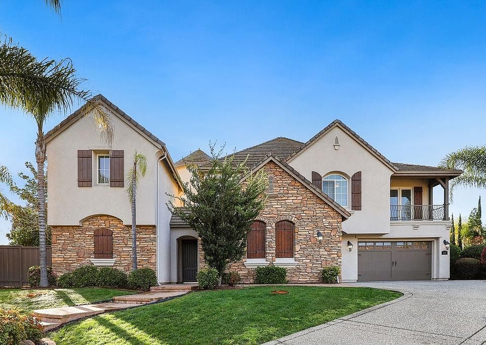 1st image of 224 Heron Creek Ct
