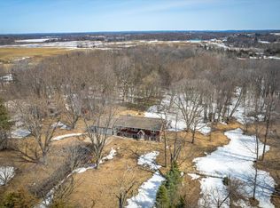 28121 Olympic Trl, Lindstrom, MN 55045