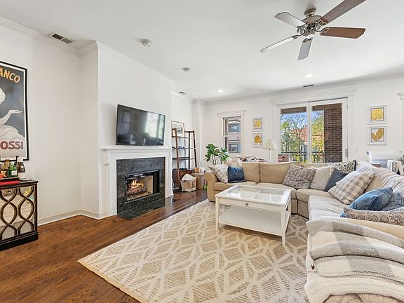 5th image of 2457 N Lincoln Ave APT 2