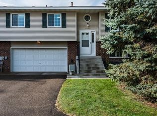 4630 Ridge Cliffe Dr, Eagan, MN 55122