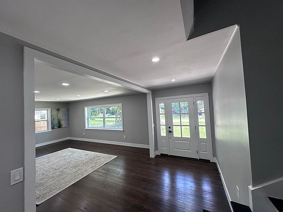 3rd image of 661 Wantoot Blvd