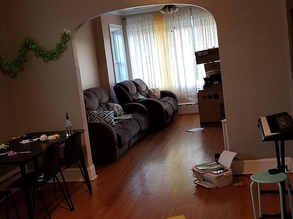 5th image of 2349 N Merrimac Ave #2