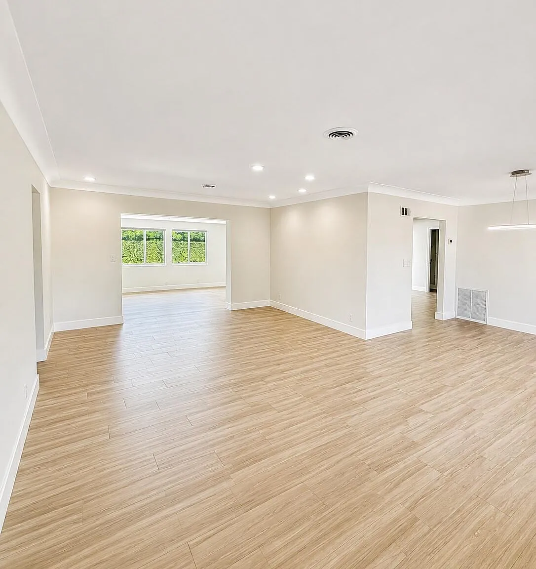 3 bed, 3.0 bath, 2115 sqft, $6,499 — Photo 4