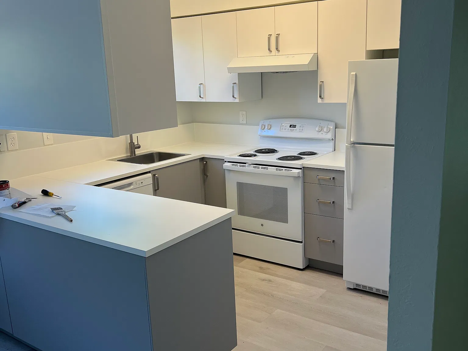 3 bed, 1037 sqft, $2,500 — Photo 2