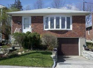 5730 262nd St, Little Neck, NY 11362