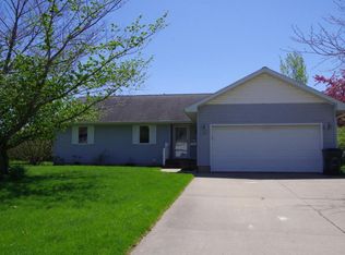 1701 Navajo St, Burlington, IA 52601