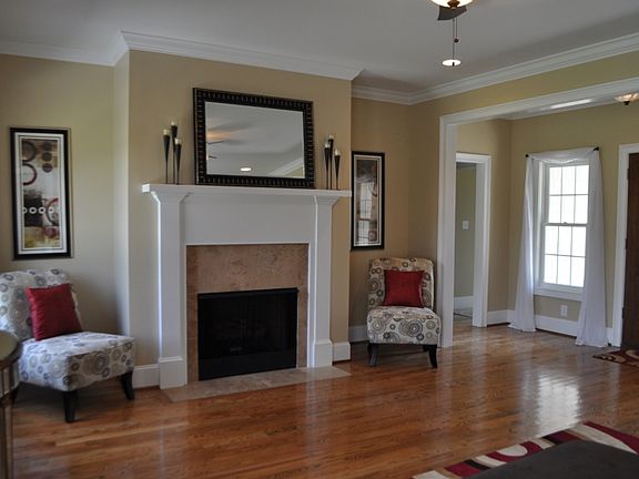 4th image of 161 Staffordshire Dr