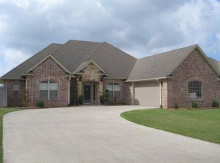 813 Magnolia Dr, Ada, OK 74820