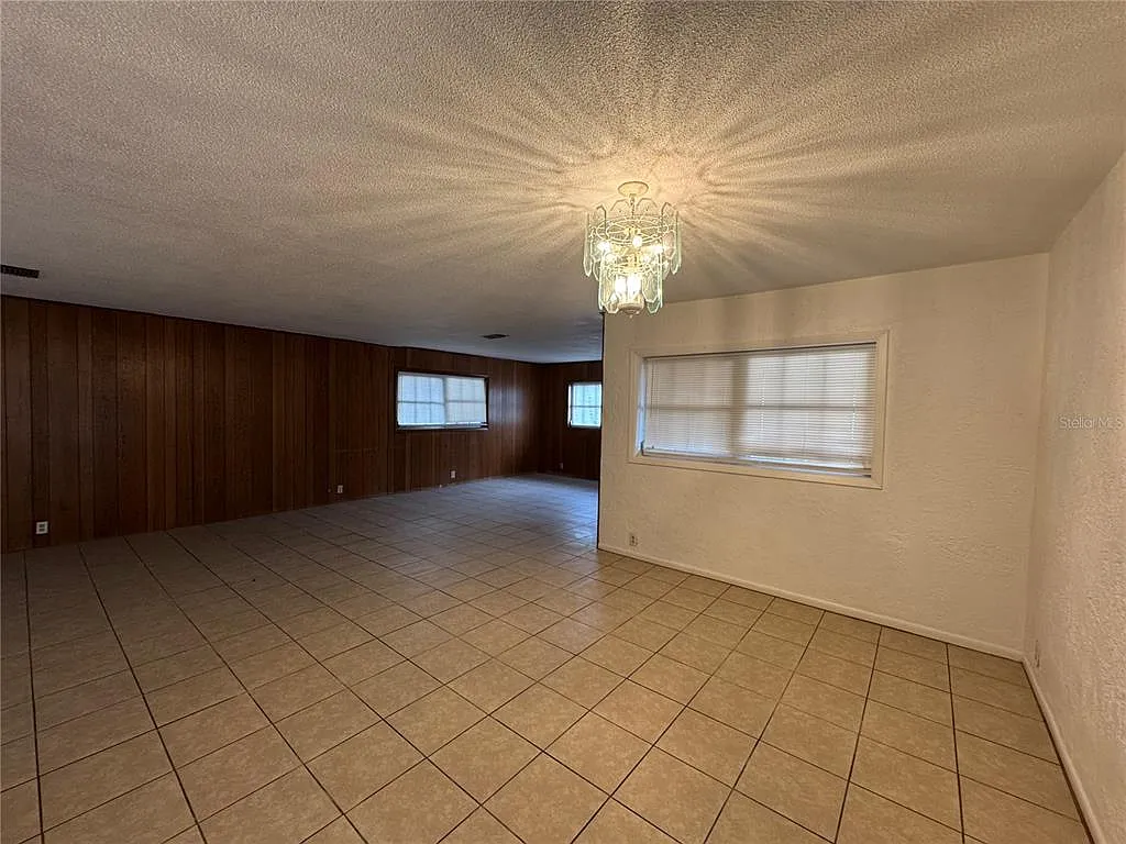 3 bed, 2.5 bath, 1868 sqft, $1,800 — Photo 2