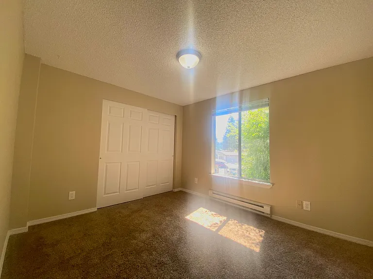 Lincoln Ave Apartments LLC — Photo 10