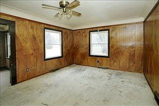 3rd image of 519 E Hammond St