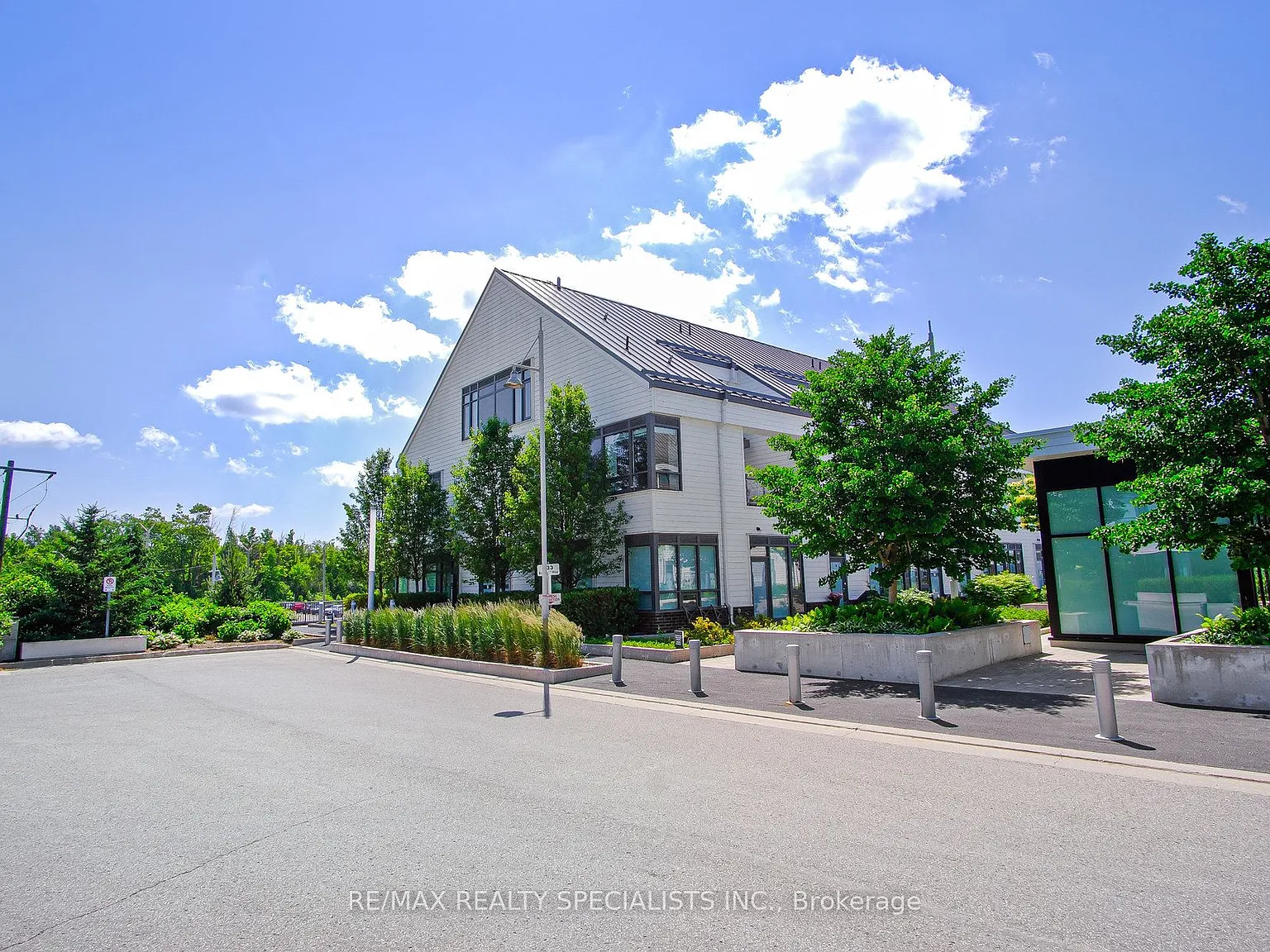 2 bed, $3,000 — Photo 1