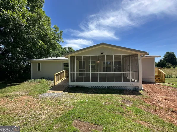 61 Oak Leaf Ct, Pendergrass, GA 30567