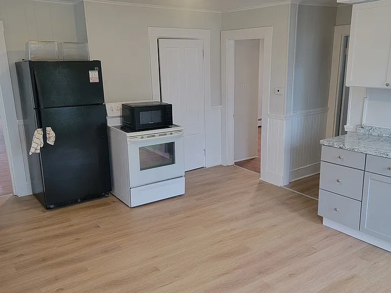 182 Lincoln St #2 — Photo 6