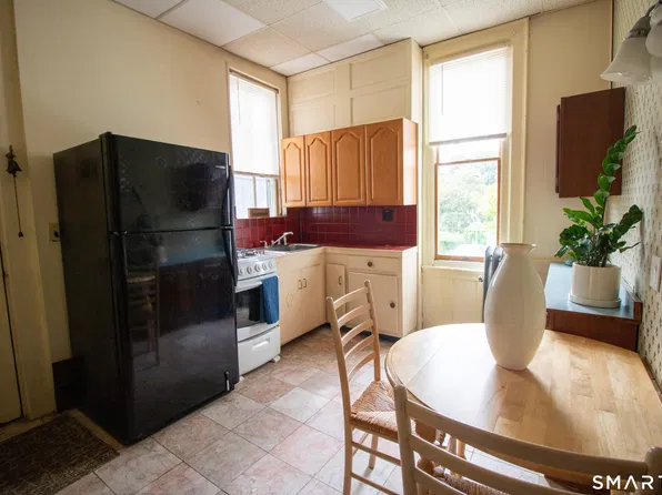 40 Franklin St APT 4, New London, CT 06320