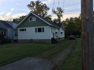 8702 Fosdick Rd, Valley View, OH 44125