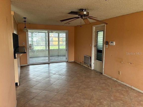 4th image of 7146 Carmel Ave