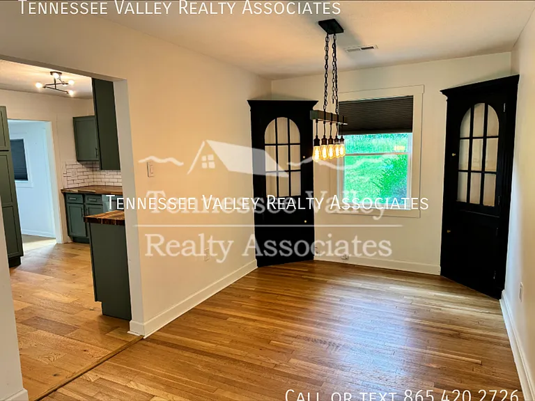 3919 Beverly Pl — Photo 4