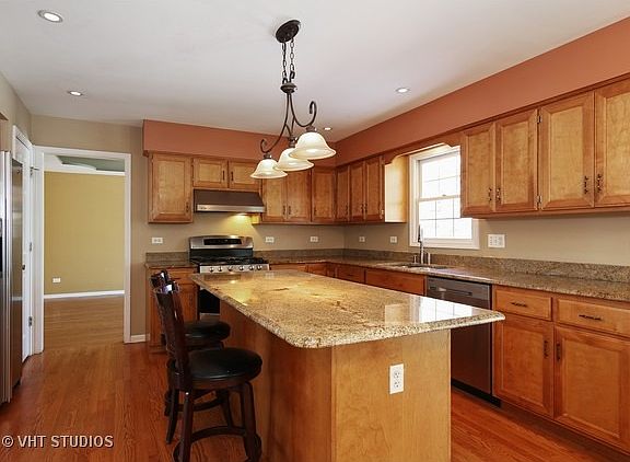 3rd image of 840 Napa Ln