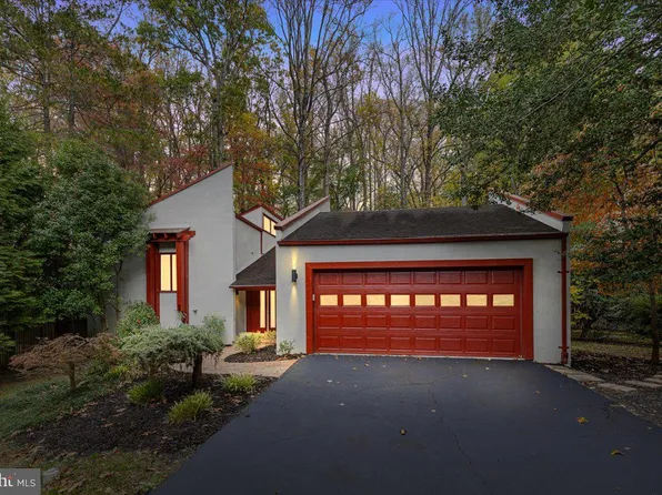 12388 Copenhagen Ct, Reston, VA 20191