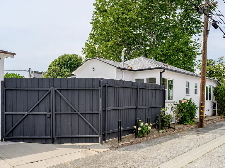 314 W Cedar Ave — Photo 8