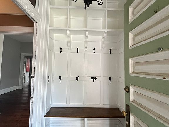 Entryway with Storage