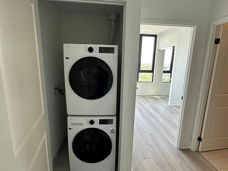2075 Lakeshore Rd #2202 — Photo 10