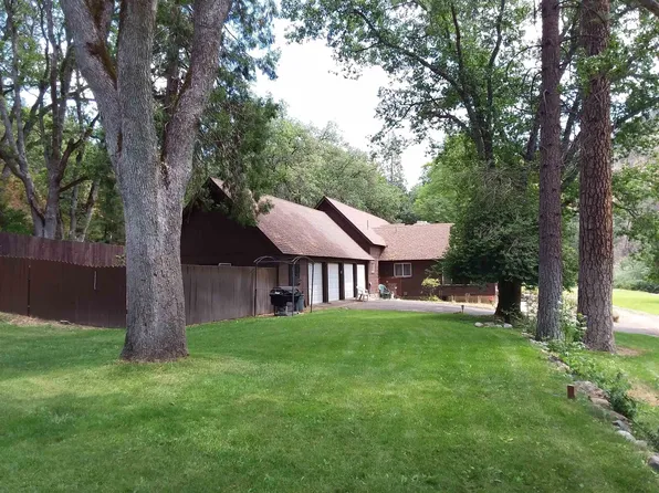 16606 Highway 96, Klamath River, CA 96050