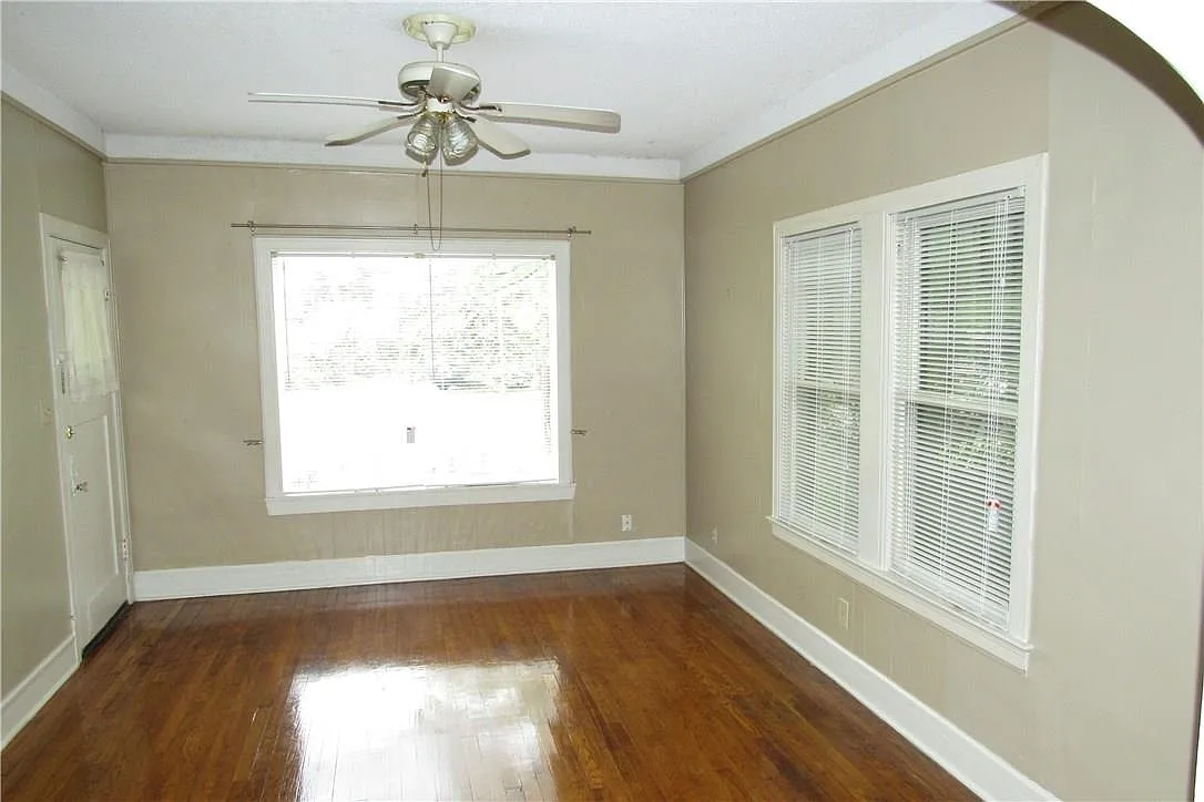 2 bed, 1.0 bath, 692 sqft, $2,050 — Photo 2