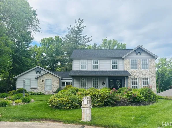 10 Elk Ridge Ct, Saint Charles, MO 63304