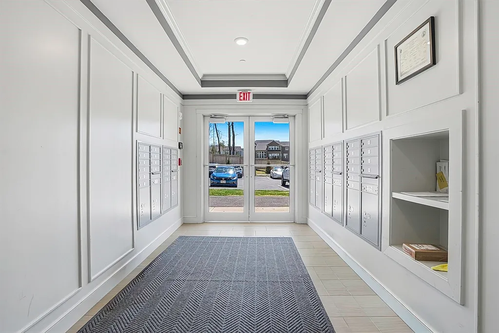 Building Photo - 4 Winslow Ln #410
