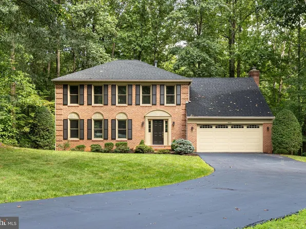 9900 Shady Cove Dr, Fairfax Station, VA 22039