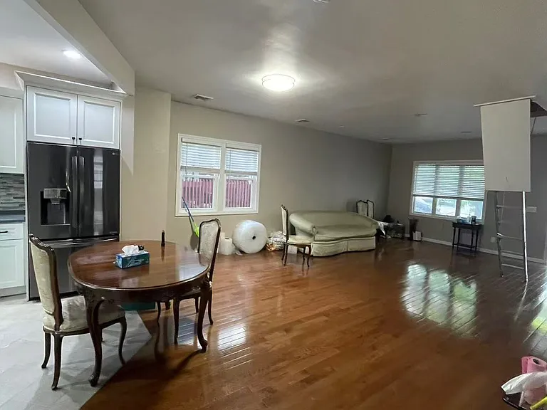 126 Mills Ave #2 — Photo 4